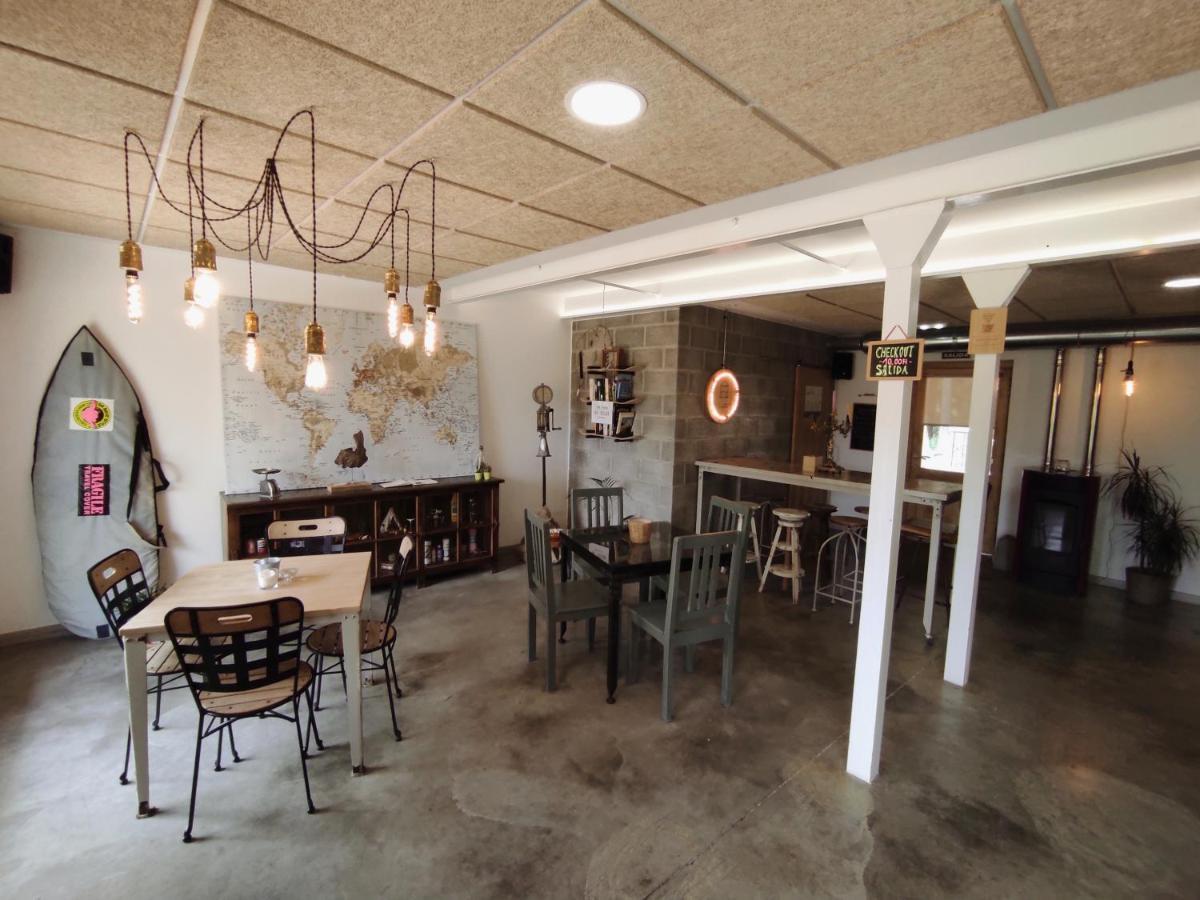 Casa Carmina Hostel มูรอส เด นาลอน ภายนอก รูปภาพ