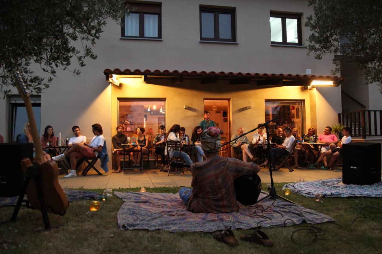 Casa Carmina Hostel มูรอส เด นาลอน ภายนอก รูปภาพ